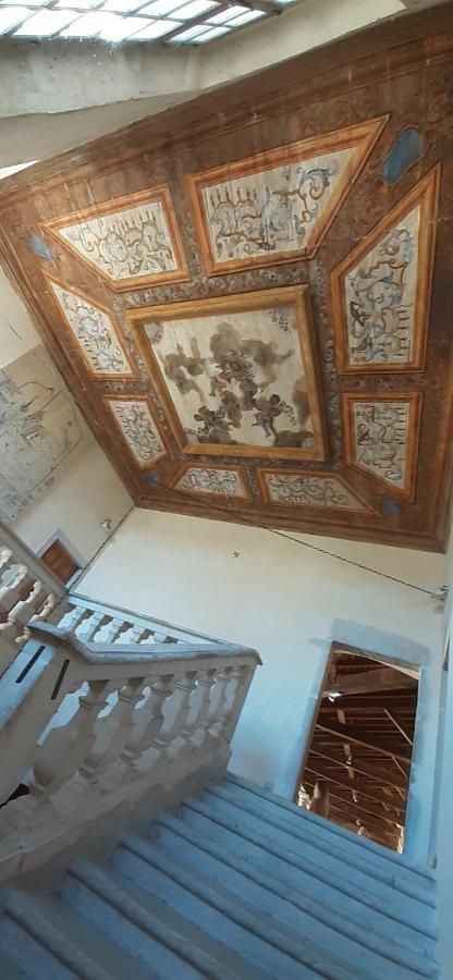勒格兰德努瓦耶住宿加早餐旅馆 Ambronay 外观 照片